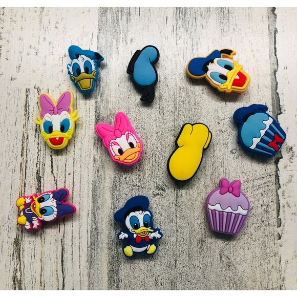Lot of 10 Donald Duck and Daisy Duck Disney Croc Jibbitz NEW - Picture 1 of 1